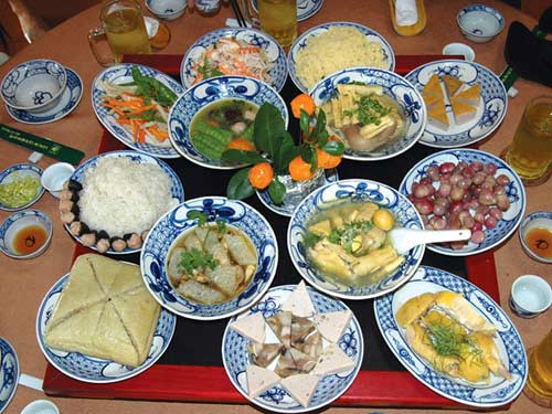 Le repas du réveillon, un trait culturel traditionnel des Hanoiens ảnh 2 Le repas du réveillon, un trait culturel traditionnel des Hanoiens ảnh 2