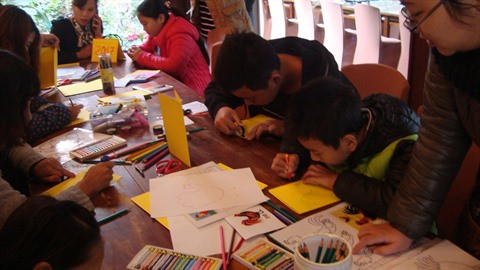 Fête du Têt pour des enfants démunis de Hanoï ảnh 3 Fête du Têt pour des enfants démunis de Hanoï ảnh 3