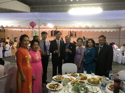 Les Vietnamiens de Thaïlande et de Mongolie fêtent le Têt du Coq ảnh 2 Les Vietnamiens de Thaïlande et de Mongolie fêtent le Têt du Coq ảnh 2