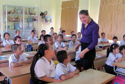 Khanh Hoa: des enseignants étrangers enseignent l'anglais dans les écoles primaires ảnh 1 Khanh Hoa: des enseignants étrangers enseignent l'anglais dans les écoles primaires ảnh 1