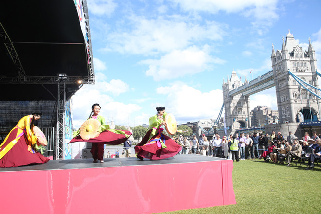 Vu Van Ninh inaugure le festival Vietnam Discovery au Royaume-Uni ảnh 3 Vu Van Ninh inaugure le festival Vietnam Discovery au Royaume-Uni ảnh 3