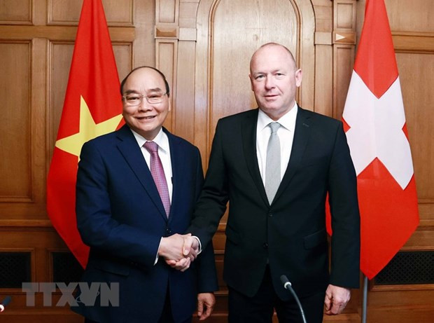 Le président Nguyen Xuan Phuc rencontre le président du Conseil national suisse ảnh 1 Le président Nguyen Xuan Phuc rencontre le président du Conseil national suisse ảnh 1