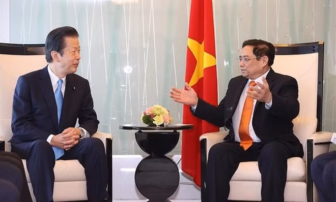 Le PM Pham Minh Chinh reçoit des dirigeants de Partis japonais ảnh 2