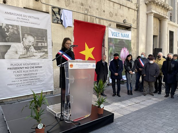 Dévoilement de la plaque mémorielle du président Hô Chi Minh à Marseille ảnh 4 Dévoilement de la plaque mémorielle du président Hô Chi Minh à Marseille ảnh 4
