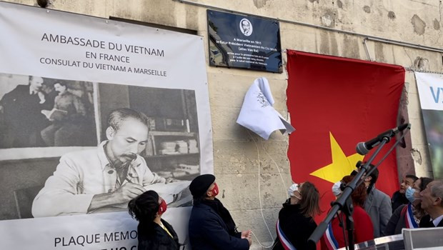 Dévoilement de la plaque mémorielle du président Hô Chi Minh à Marseille ảnh 1