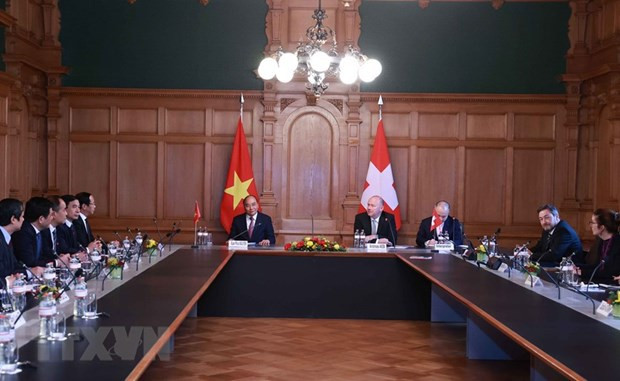 Le président Nguyen Xuan Phuc rencontre le président du Conseil national suisse ảnh 2 Le président Nguyen Xuan Phuc rencontre le président du Conseil national suisse ảnh 2