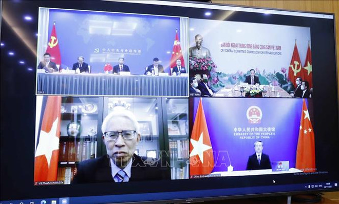 Vietnam-Chine: Réunion virtuelle sur les résultats de plénums des Comités centraux du PCV et du PCC ảnh 2 Vietnam-Chine: Réunion virtuelle sur les résultats de plénums des Comités centraux du PCV et du PCC ảnh 2