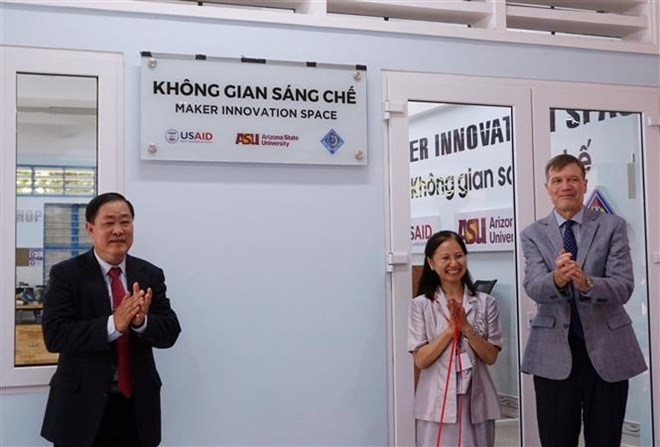 Inauguration d’un espace d'innovation pour les étudiants du delta du Mékong ảnh 1