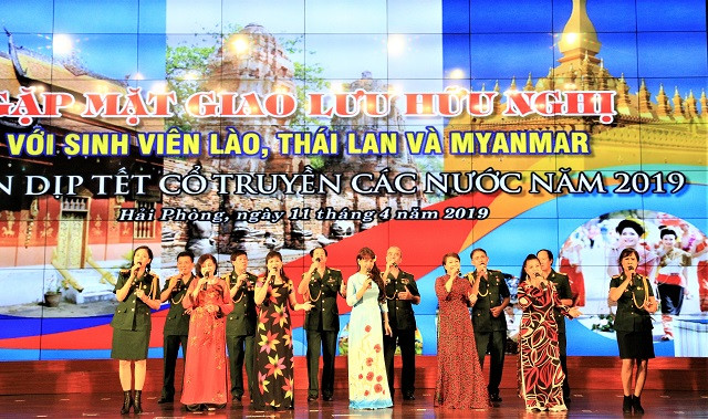 Hai Phong organise un échange d'amitié avec des étudiants d'Asie du Sud-Est ảnh 1 Hai Phong organise un échange d'amitié avec des étudiants d'Asie du Sud-Est ảnh 1