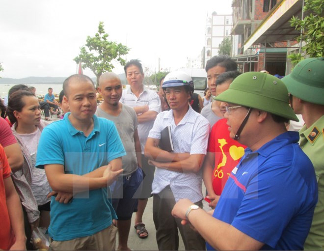 Crues : efforts pour rapatrier les touristes bloqués sur l'île de Co To ảnh 1 Crues : efforts pour rapatrier les touristes bloqués sur l'île de Co To ảnh 1