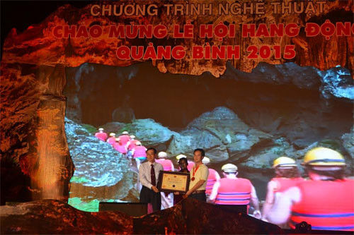 Ouverture de la fête des grottes de Quang Binh 2015 ảnh 1 Ouverture de la fête des grottes de Quang Binh 2015 ảnh 1