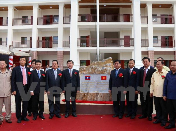 Inauguration d'une école laotienne financée par le Vietnam ảnh 1 Inauguration d'une école laotienne financée par le Vietnam ảnh 1