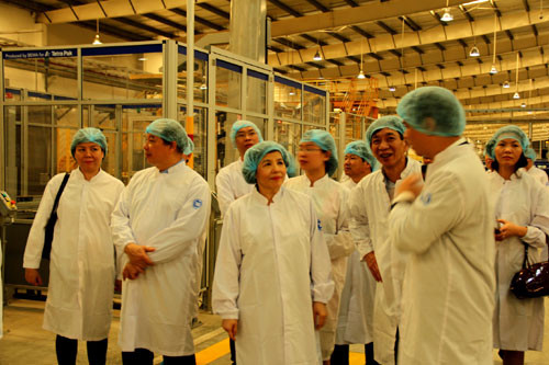 Une délégation du ministère de l’Industrie et du Commerce travaille avec Vinamilk ảnh 1 Une délégation du ministère de l’Industrie et du Commerce travaille avec Vinamilk ảnh 1