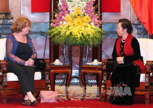 La présidente du groupe interparlementaire d’amitié France-Vietnam reçue par Nguyen Thi Doan ảnh 1 La présidente du groupe interparlementaire d’amitié France-Vietnam reçue par Nguyen Thi Doan ảnh 1