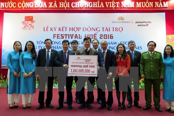 Vietnam Airlines et Jetstar Pacific Airlines, sponsors du Festival de Hue 2016 ảnh 1 Vietnam Airlines et Jetstar Pacific Airlines, sponsors du Festival de Hue 2016 ảnh 1