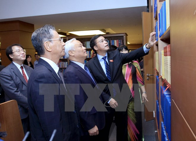 Inauguration d'une salle de lecture à la bibliothèque de l'AN ảnh 1 Inauguration d'une salle de lecture à la bibliothèque de l'AN ảnh 1