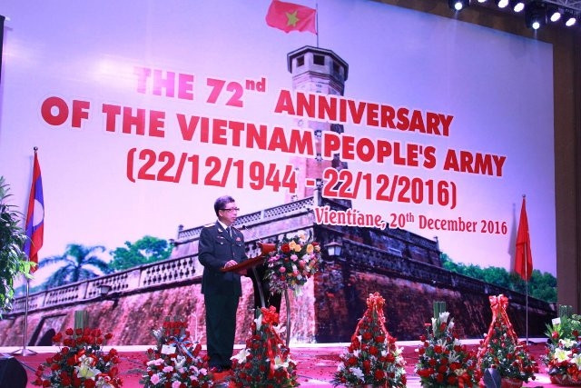 Célébration au Laos des 72 ans de la fondation de l’Armée populaire du Vietnam ảnh 1