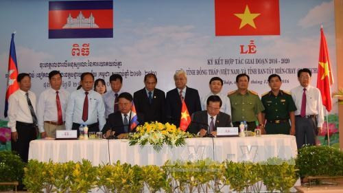 Dong Thap et Banteay Meanchey (Cambodge) signent un nouvel accord de coopération ảnh 1