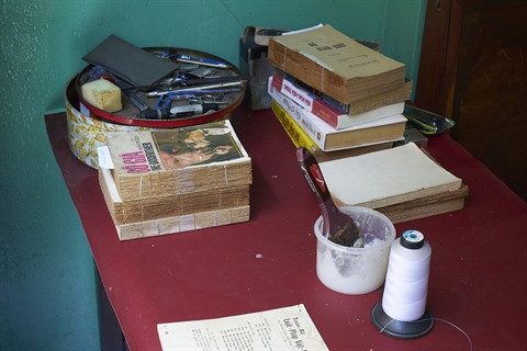 Vo Van Rang, le dernier relieur de livres anciens à Hô Chi Minh-Ville ảnh 2 Vo Van Rang, le dernier relieur de livres anciens à Hô Chi Minh-Ville ảnh 2