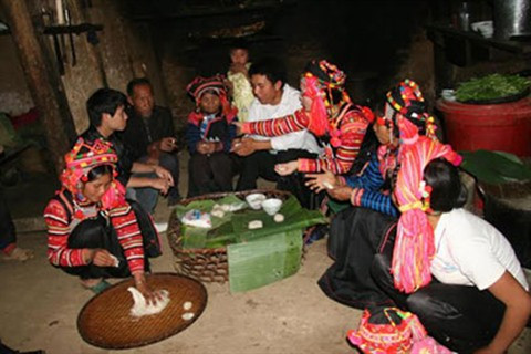 Des coutumes inédites chez les ethnies du Nord ảnh 2