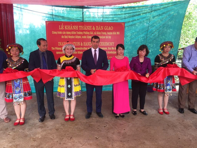 Inauguration d’une école primaire construite avec l’aide azerbaïdjanaise à Ha Giang ảnh 1 Inauguration d’une école primaire construite avec l’aide azerbaïdjanaise à Ha Giang ảnh 1