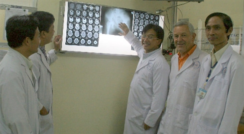 Un orthopédiste Viêt kiêu aux allures de magicien ảnh 2 Un orthopédiste Viêt kiêu aux allures de magicien ảnh 2