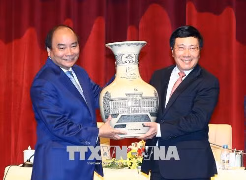 PM: chaque diplomate devrait être soldat sur le front extérieur ảnh 1