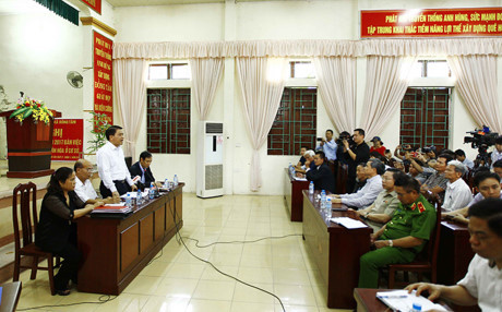 Le président du Comité populaire de Hanoï dialogue avec les habitants de Dong Tam ảnh 1 Le président du Comité populaire de Hanoï dialogue avec les habitants de Dong Tam ảnh 1
