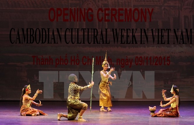 Ouverture de la Semaine de la Culture cambodgienne au Vietnam 2015 ảnh 1 Ouverture de la Semaine de la Culture cambodgienne au Vietnam 2015 ảnh 1