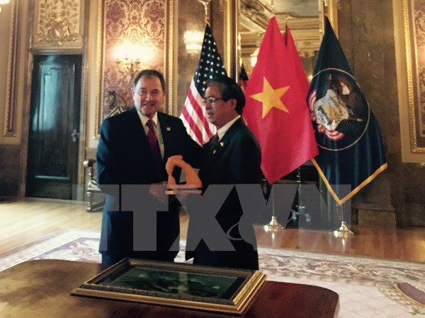 Coopération multiforme entre le Vietnam et l'Etat américain de l'Utah ảnh 1 Coopération multiforme entre le Vietnam et l'Etat américain de l'Utah ảnh 1