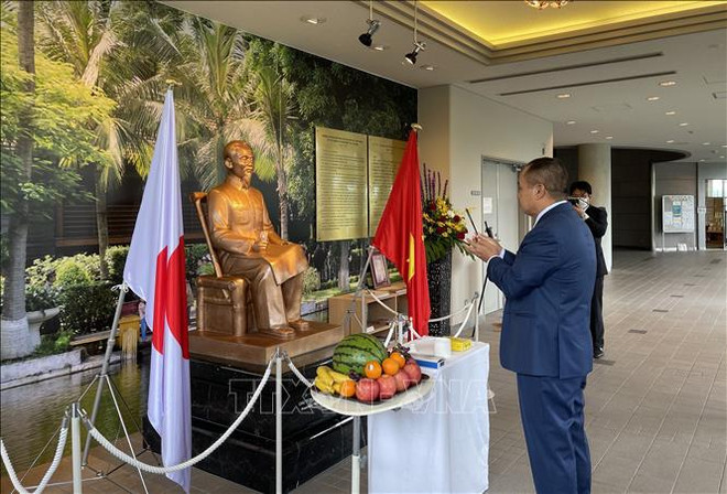 L’anniversaire du Président Hô Chi Minh célébré à l'étranger ảnh 2