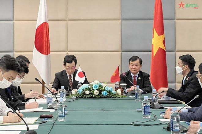 Rencontre bilatérale des vice-ministres de la Défense du Vietnam et du Japon ảnh 1 Rencontre bilatérale des vice-ministres de la Défense du Vietnam et du Japon ảnh 1