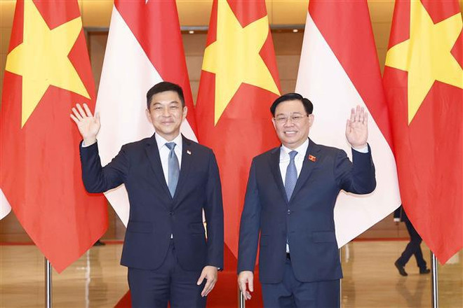 Vietnam-Singapour : entretien Vuong Dinh Huê – Tan Chuan-Jin ảnh 1 Vietnam-Singapour : entretien Vuong Dinh Huê – Tan Chuan-Jin ảnh 1