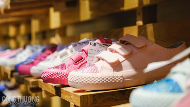 De nombreuses entreprises de chaussures ont des commandes jusqu'à la fin de l'année ảnh 1 De nombreuses entreprises de chaussures ont des commandes jusqu'à la fin de l'année ảnh 1