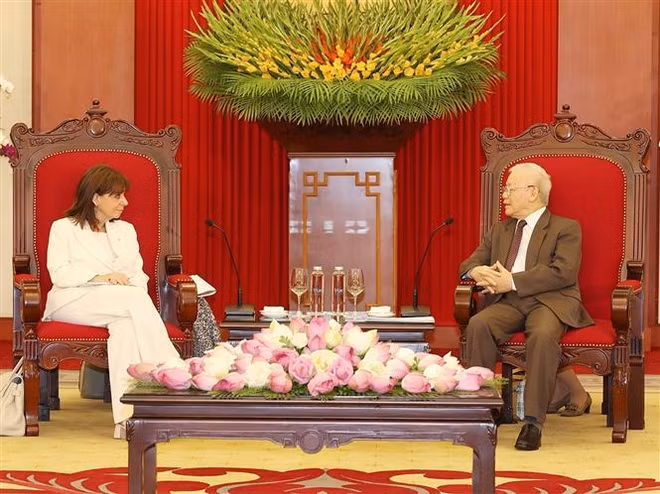 Le secrétaire général du Parti reçoit la présidente grecque ảnh 1 Le secrétaire général du Parti reçoit la présidente grecque ảnh 1