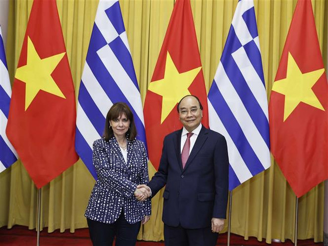 Le président Nguyen Xuan Phuc s’entretient avec son homologue grecque ảnh 1 Le président Nguyen Xuan Phuc s’entretient avec son homologue grecque ảnh 1