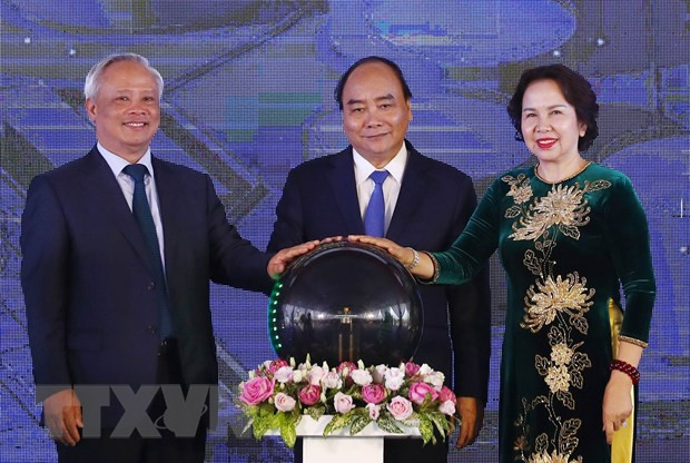 Le PM assiste à l’inauguration de l’entrepôt et du terminal pétroliers DKC Petro ảnh 1 Le PM assiste à l’inauguration de l’entrepôt et du terminal pétroliers DKC Petro ảnh 1