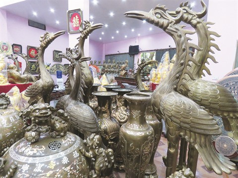 La trempe des fondeurs de bronze de Tông Xa, dans le Nord ảnh 1 La trempe des fondeurs de bronze de Tông Xa, dans le Nord ảnh 1