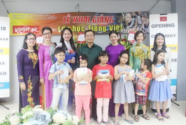 Ouverture de la première classe de langue vietnamienne en Malaisie ảnh 1 Ouverture de la première classe de langue vietnamienne en Malaisie ảnh 1