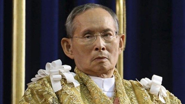 Hommage au roi Bhumibol Adulyadej à l’ambassade de Thaïlande à Hanoï ảnh 1