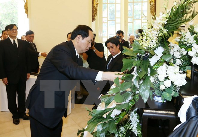 Tran Dai Quang rend hommage au roi Bhumibol Adulyadej de Thaïlande ảnh 1 Tran Dai Quang rend hommage au roi Bhumibol Adulyadej de Thaïlande ảnh 1