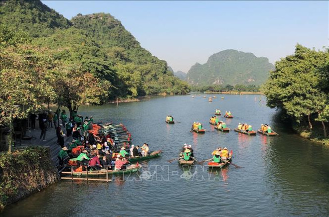 Ninh Binh s'efforce d'accueillir 7 millions de visiteurs en 2021 ảnh 1 Ninh Binh s'efforce d'accueillir 7 millions de visiteurs en 2021 ảnh 1