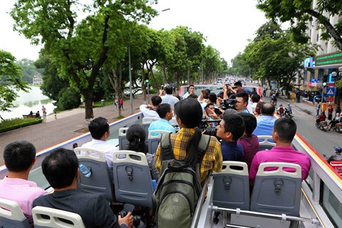 Découvrez le meilleur de la capitale vietnamienne en bus à impériale ảnh 2 Découvrez le meilleur de la capitale vietnamienne en bus à impériale ảnh 2