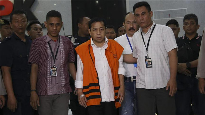 Indonésie: la Commission pour l’éradication de la corruption arrête le président du Parlement ảnh 1 Indonésie: la Commission pour l’éradication de la corruption arrête le président du Parlement ảnh 1