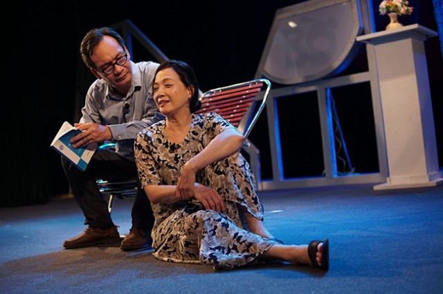 « Les rives lointaines »: deux versions, un message ảnh 3 « Les rives lointaines »: deux versions, un message ảnh 3