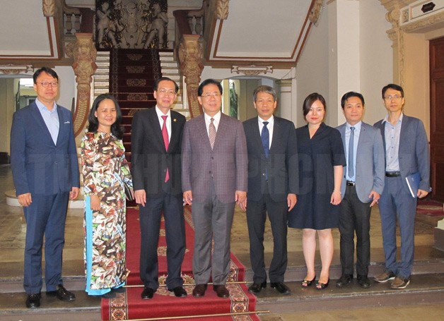 Ho Chi Minh-Ville reçoit une délégation de l'association NEAR ảnh 1 Ho Chi Minh-Ville reçoit une délégation de l'association NEAR ảnh 1