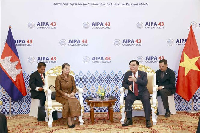 Le Vietnam et le Cambodge veulent booster leur coopération multi-canal ảnh 1 Le Vietnam et le Cambodge veulent booster leur coopération multi-canal ảnh 1