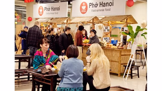 Le « pho » et le « nem » sont devenus populaires à Moscou ảnh 2
