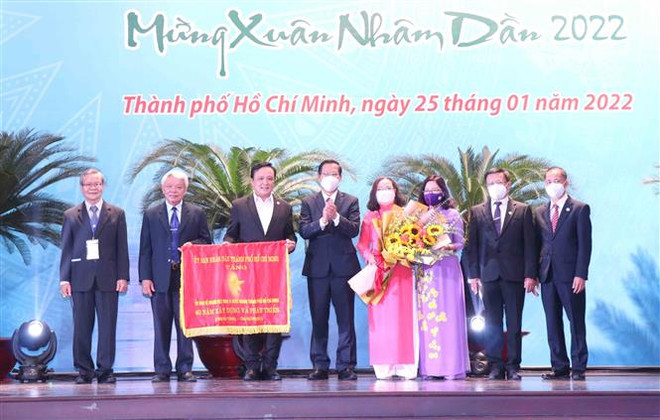 Têt: Rencontre entre les dirigeants de Ho Chi Minh-Ville et des Vietnamiens d’outre-mer ảnh 4 Têt: Rencontre entre les dirigeants de Ho Chi Minh-Ville et des Vietnamiens d’outre-mer ảnh 4