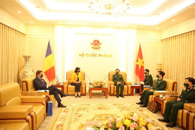 Le vice-ministre de la Défense Hoang Xuan Chiên reçoit l’ambassadrice de Roumanie ảnh 1 Le vice-ministre de la Défense Hoang Xuan Chiên reçoit l’ambassadrice de Roumanie ảnh 1